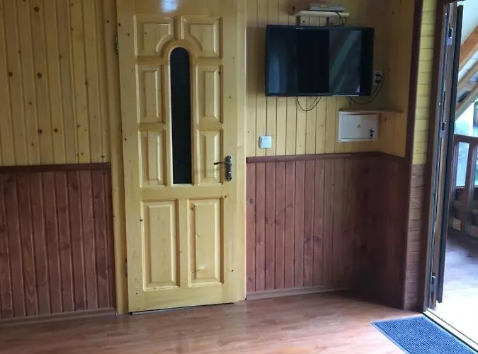 בית נופש шепіт лісу ששורי